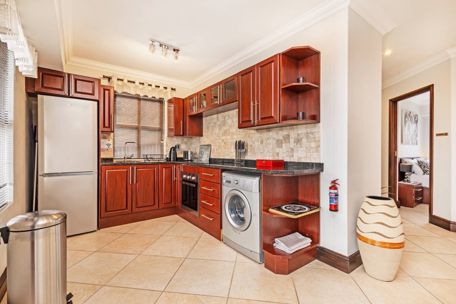 13 Bedroom Property for Sale in Plattekloof Western Cape